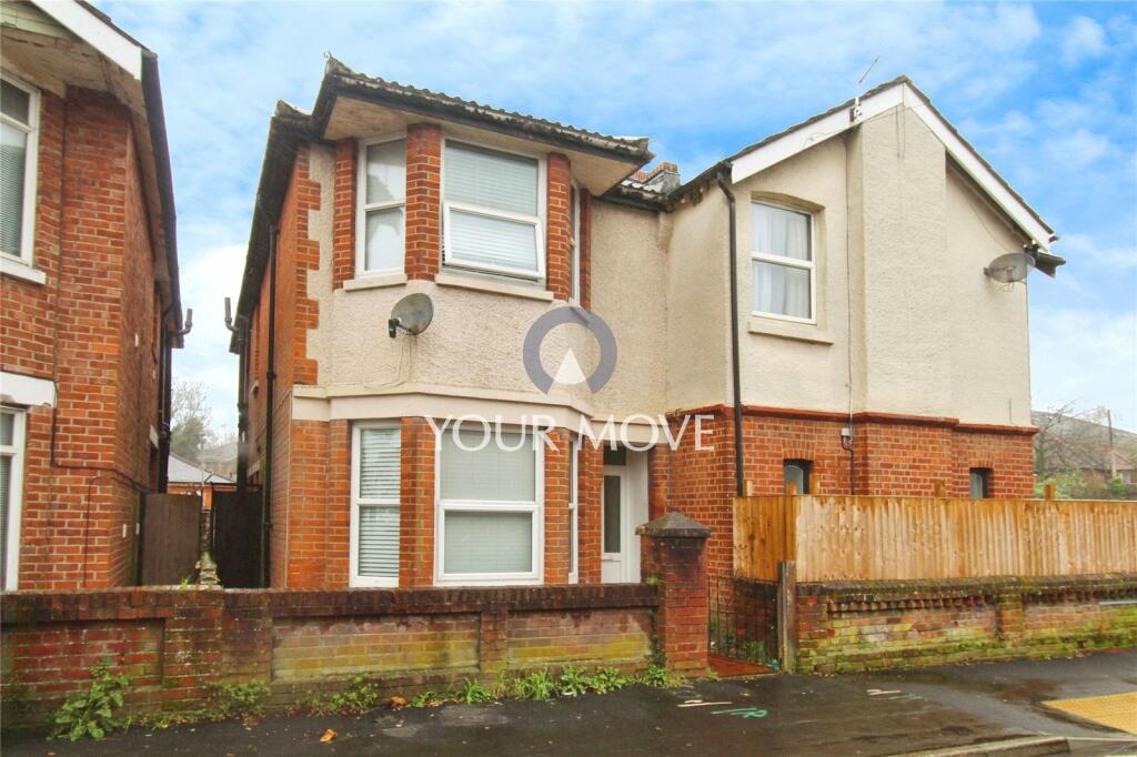 4 bedroom semi-detached house for sale in Newcombe Road, Southampton, Hampshire, SO15