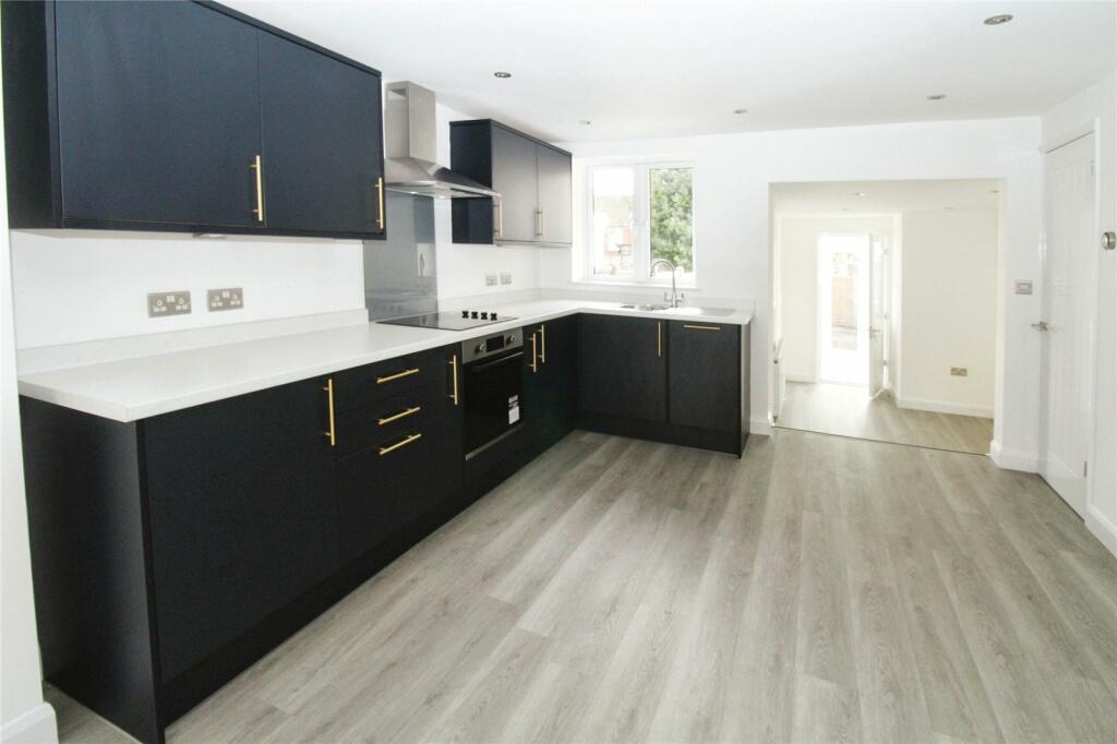 3 bedroom terraced house for sale in Northcote Road, Southampton, Hampshire, SO17