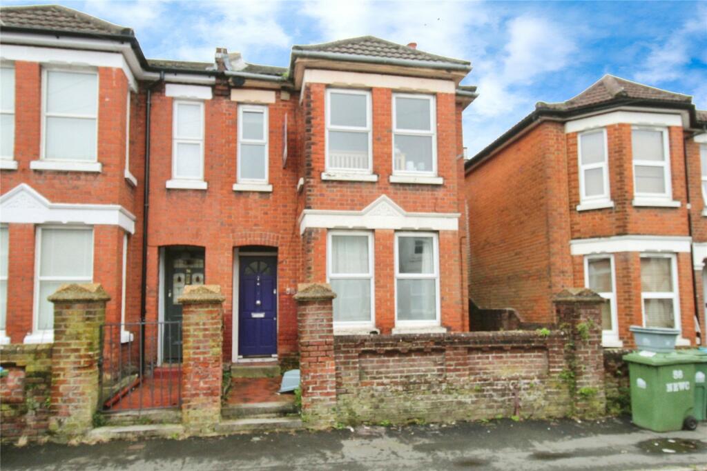 5 bedroom semi-detached house for sale in Newcombe Road, Southampton, Hampshire, SO15