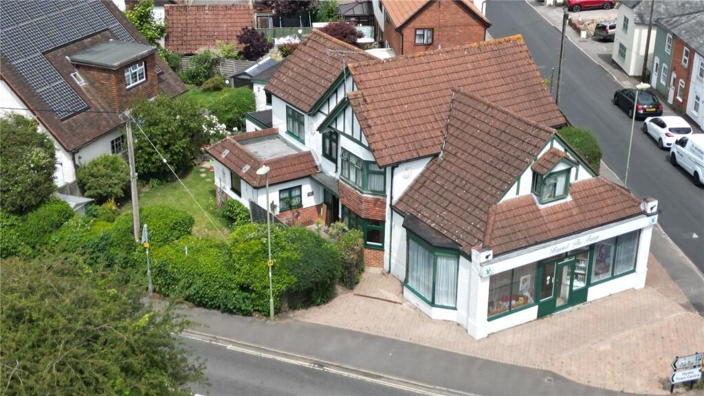 Main image of property: New Road, Hythe, Southampton, Hampshire, SO45
