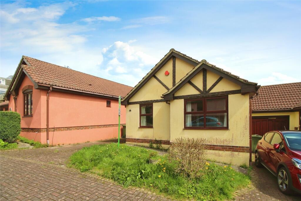 2 bedroom bungalow for sale in Doidges Farm Close, Plymouth, Devon, PL6