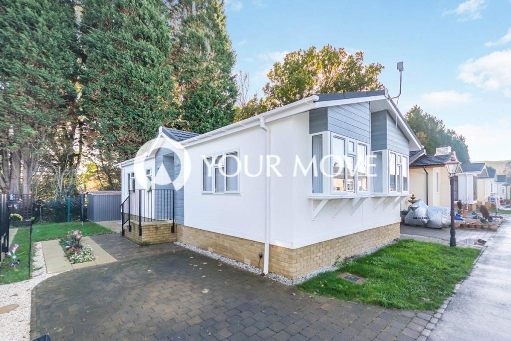 2 bedroom bungalow for sale in Snowdrop Place, Regency Court, Stover
