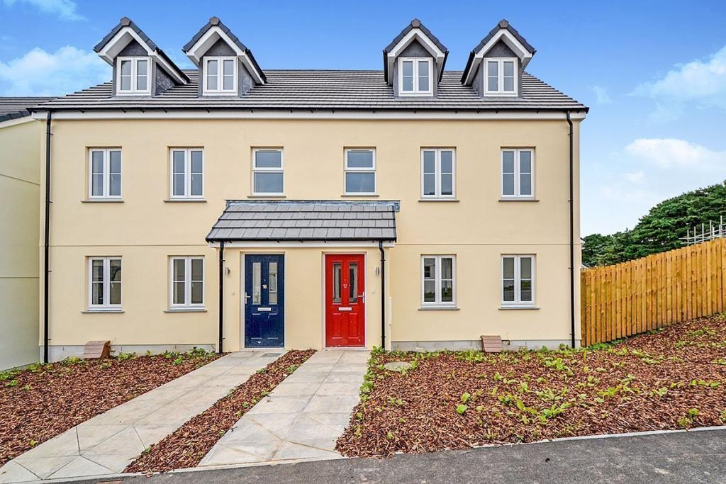 4 bedroom terraced house for sale in Treskerby Woods, Scorrier, Redruth