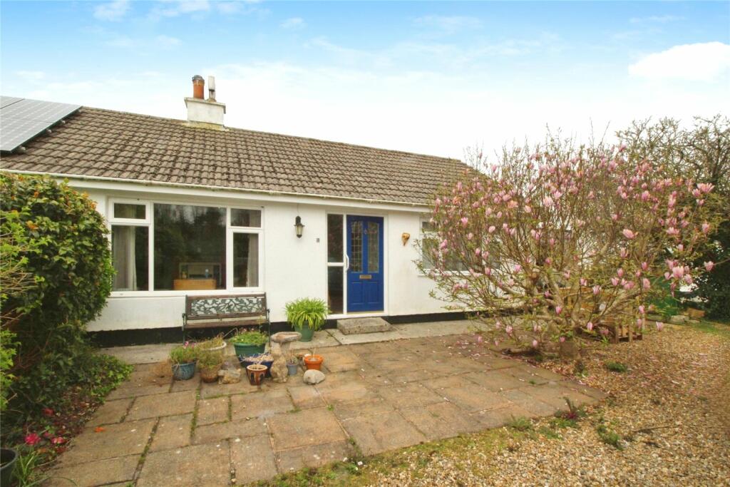 2 bedroom bungalow for sale in Springfield Park, Barripper, Camborne