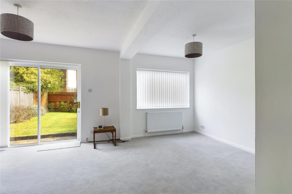 3 bedroom detached house for sale in Grimsdyke Road, Hatch End