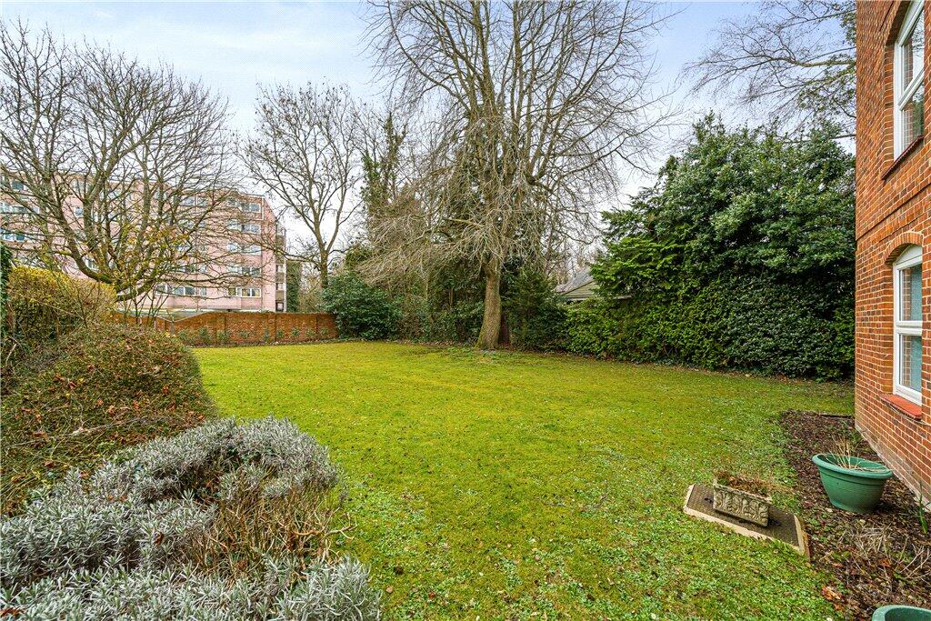 2 bedroom apartment for sale in Middlebridge Street, Romsey, Hampshire