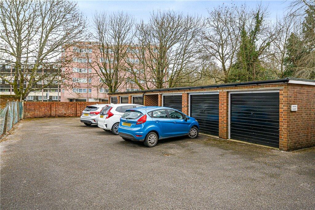 2 bedroom apartment for sale in Middlebridge Street, Romsey, Hampshire