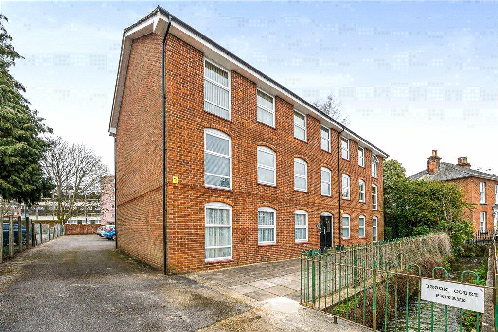 2 bedroom apartment for sale in Middlebridge Street, Romsey, Hampshire