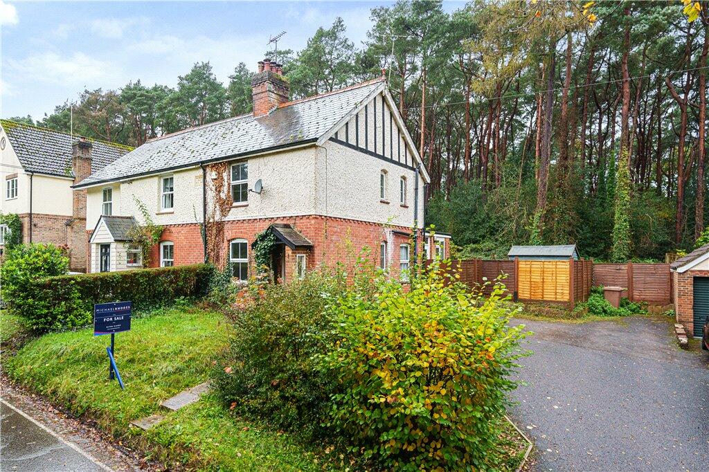 2 bedroom semidetached house for sale in Saunders Lane, Awbridge, Romsey, Hampshire, SO51