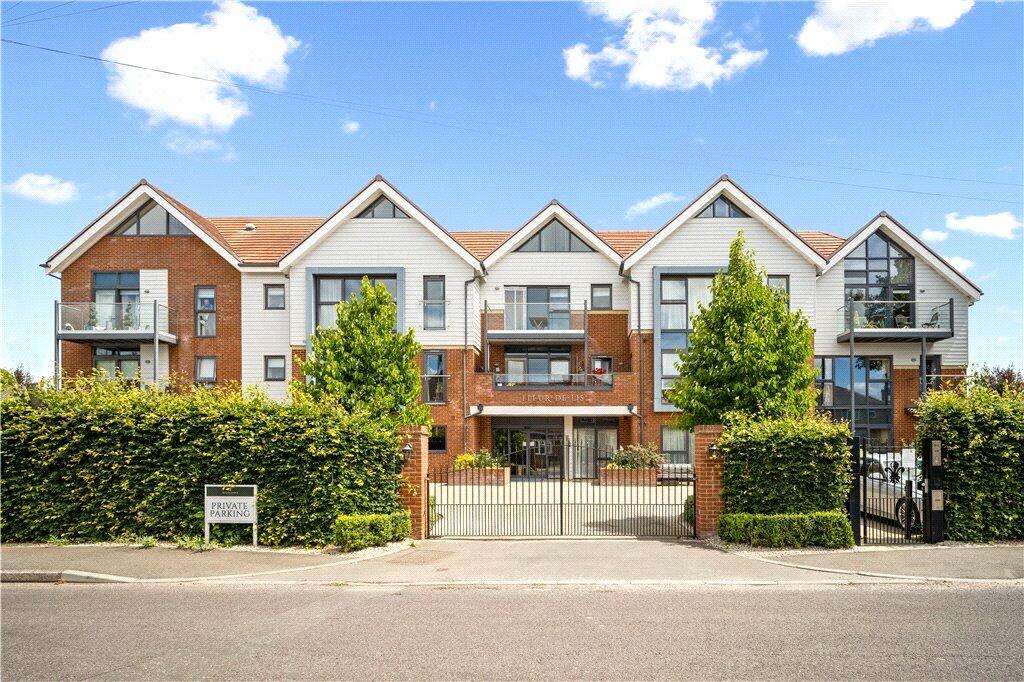 2 bedroom apartment for sale in Duttons Road, Romsey, Hampshire, SO51