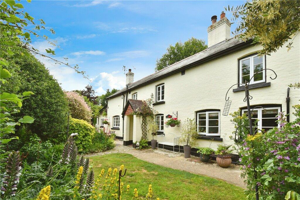 3 bedroom detached house for sale in Lyndhurst Road, Landford