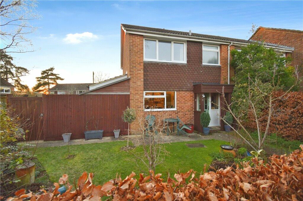 3 bedroom end of terrace house for sale in Stapleford Close, Romsey ...