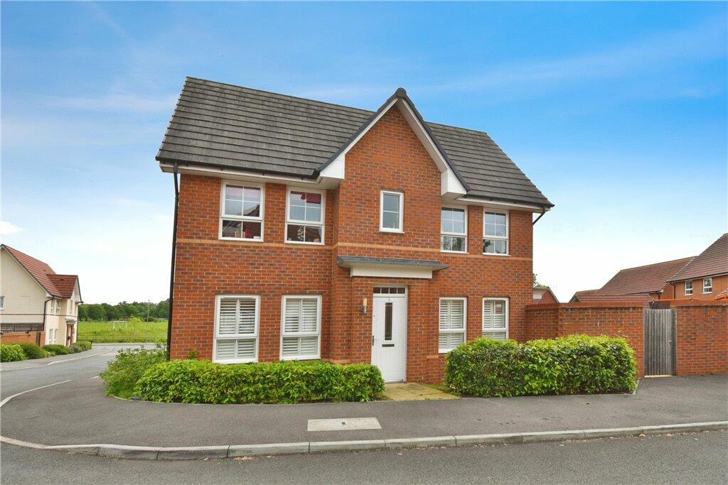 3 bedroom detached house for sale in Doris Bunting Road, Ampfield