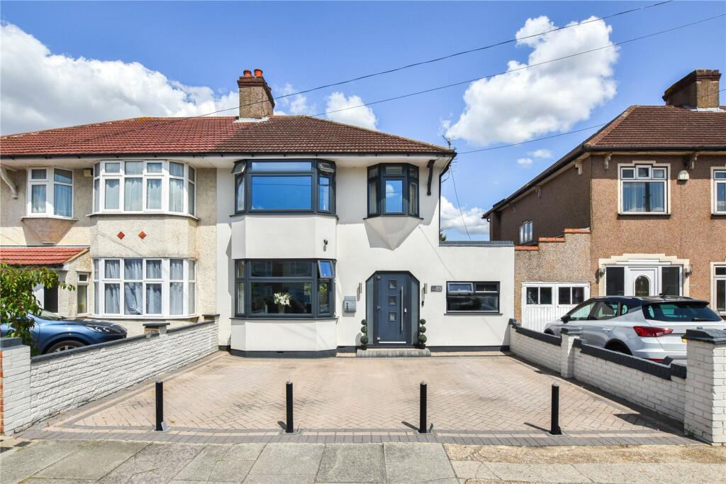 Main image of property: Long Lane, Bexleyheath, DA7