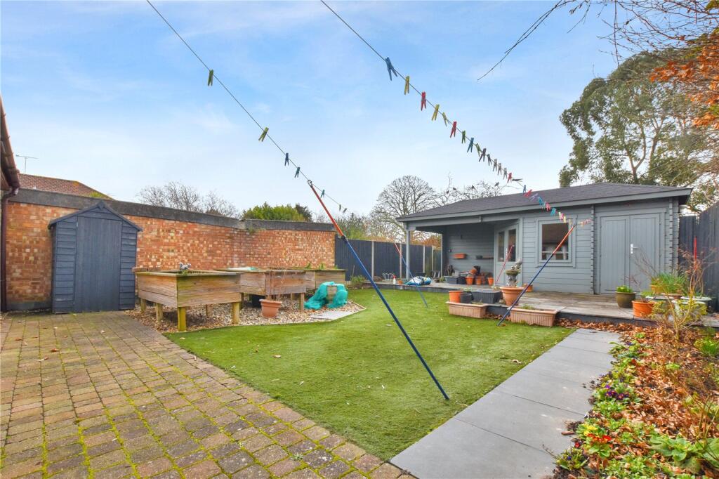 Main image of property: Long Lane, Bexleyheath, DA7