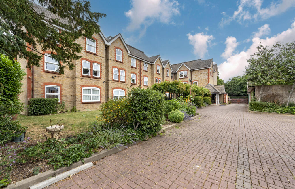 1 bedroom apartment for sale in Church Lane, London, SW19