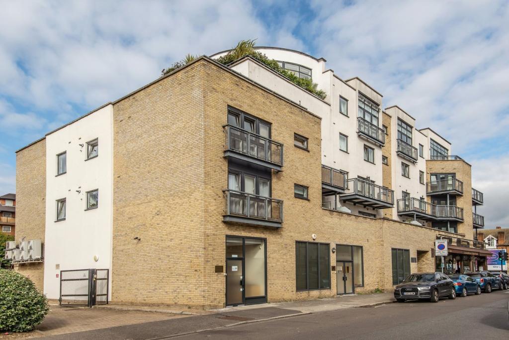 2 bedroom apartment for sale in Montague Road, Wimbledon, SW19