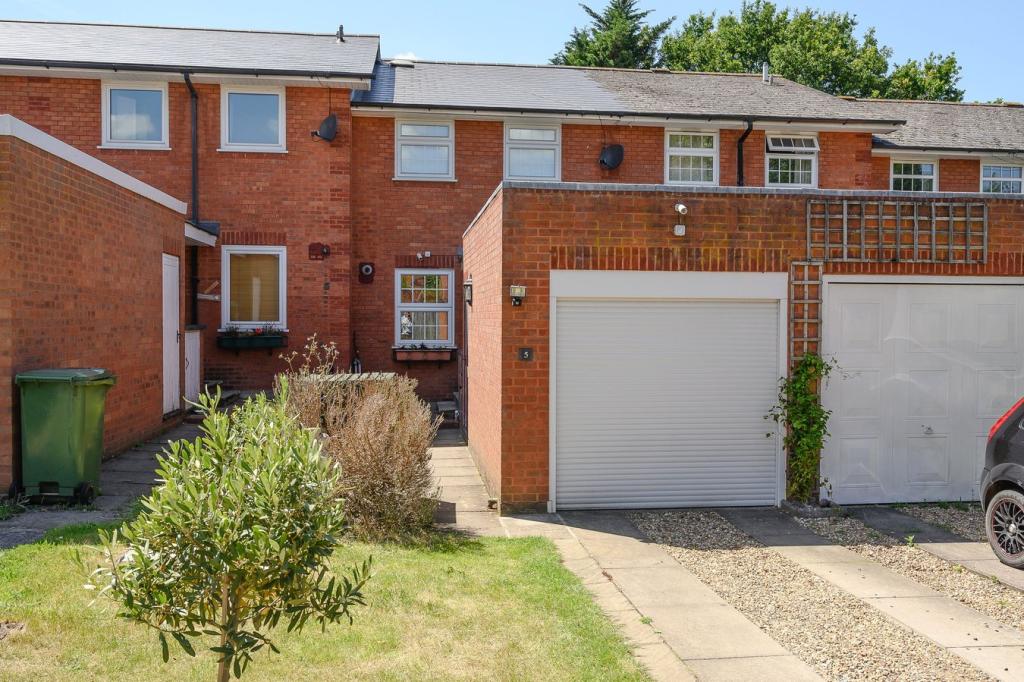 3 bedroom terraced house for sale in Rectory Close, London, SW20