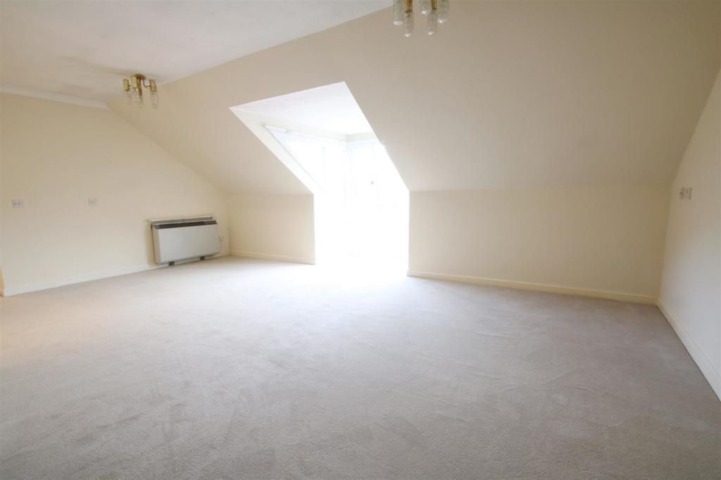 2 bedroom retirement property for sale in Holly Court, Leatherhead KT22