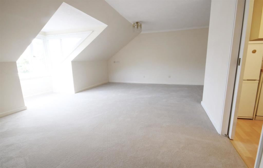 2 bedroom retirement property for sale in Holly Court, Leatherhead KT22