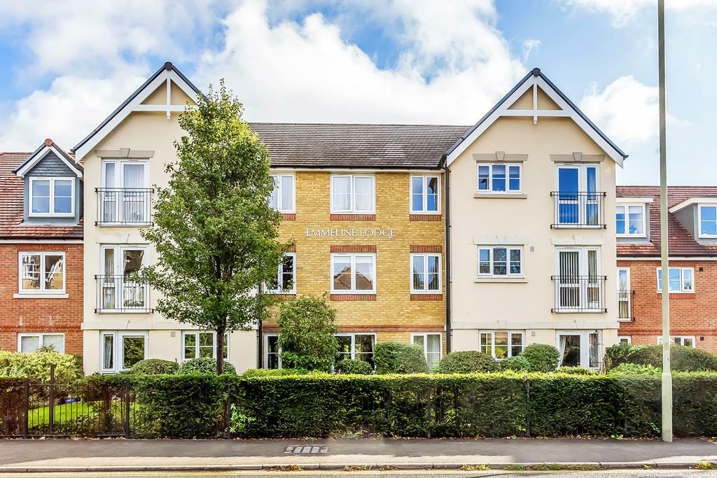 1 bedroom retirement property for sale in Emmeline Lodge, Leatherhead, KT22