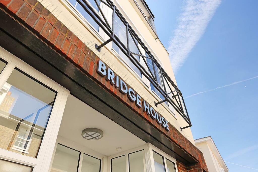 1 bedroom apartment for sale in Bridge Street, Leatherhead KT22