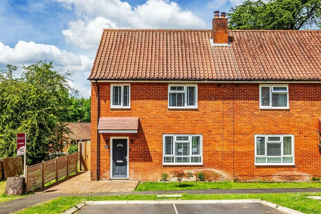 3 bedroom house for sale in Dale View, Headley KT18