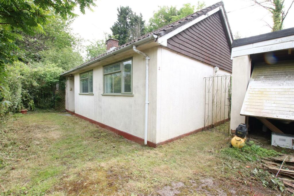 3 bedroom detached bungalow for sale in Boxhill Road, Tadworth, KT20