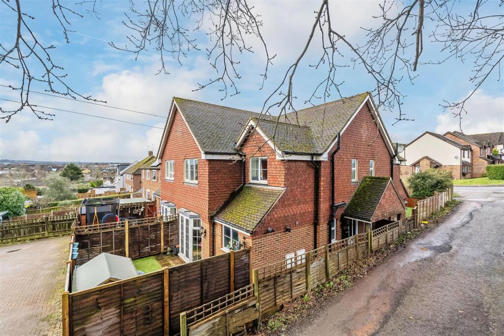 Main image of property: HILLRISE COTTAGE, KINGSTON ROAD, LEATHERHEAD, KT22