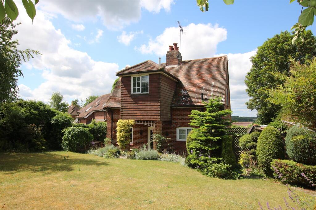 Main image of property: WORPLE ROAD, SOUTH LEATHERHEAD, KT22