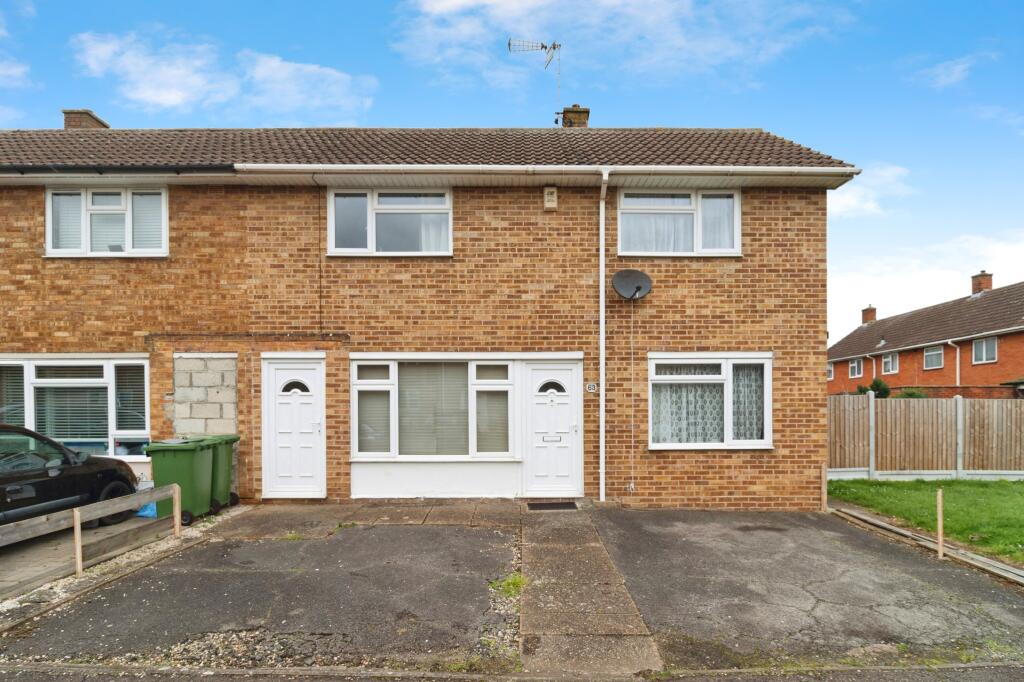 3 bedroom end of terrace house for sale in Southcote Crescent, Basildon