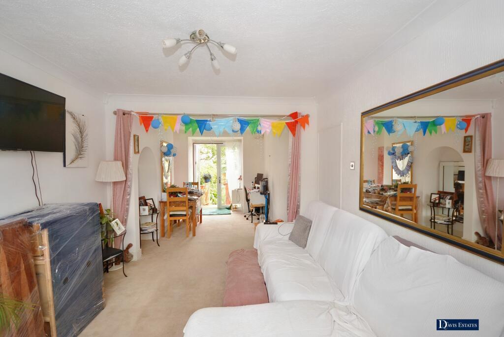 4 bedroom terraced house for sale in Macdonald Avenue, Ardleigh Green