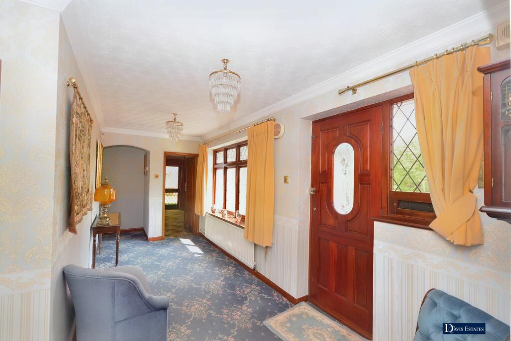 3 bedroom bungalow for sale in Green Glades, Emerson Park, Hornchurch, RM11