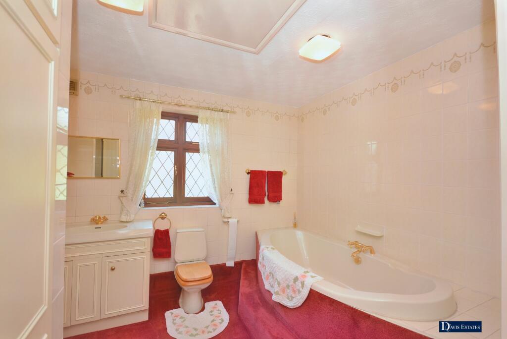 3 bedroom bungalow for sale in Green Glades, Emerson Park, Hornchurch, RM11