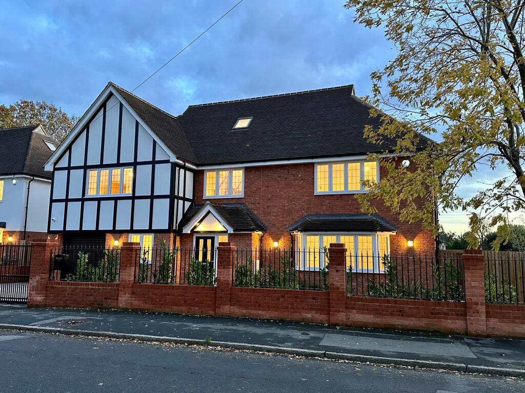 6 bedroom detached house for sale in Herbert Road, Emerson Park