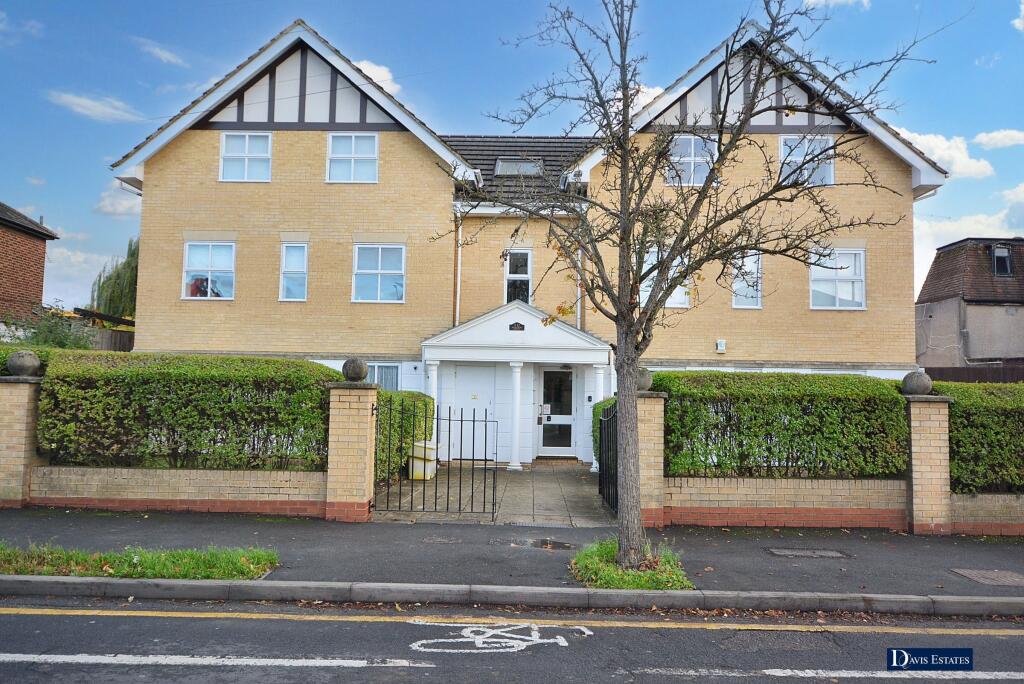 Main image of property: Harcourt Mews, Gidea Park, Romford, RM2