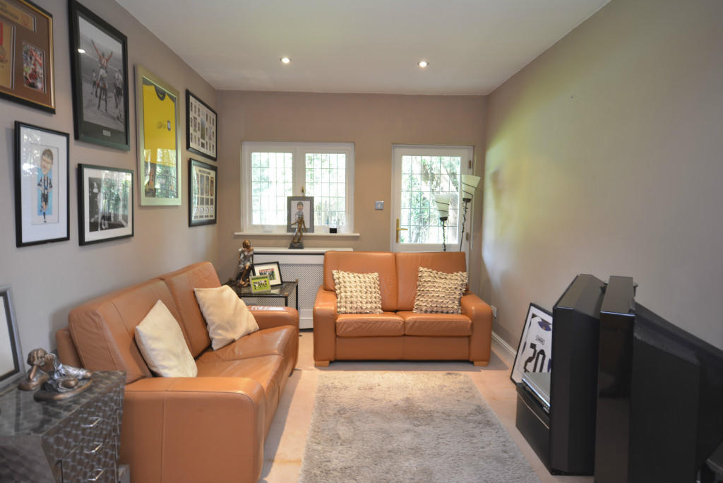 7 bedroom detached house for sale in Nelmes Way, Emerson Park