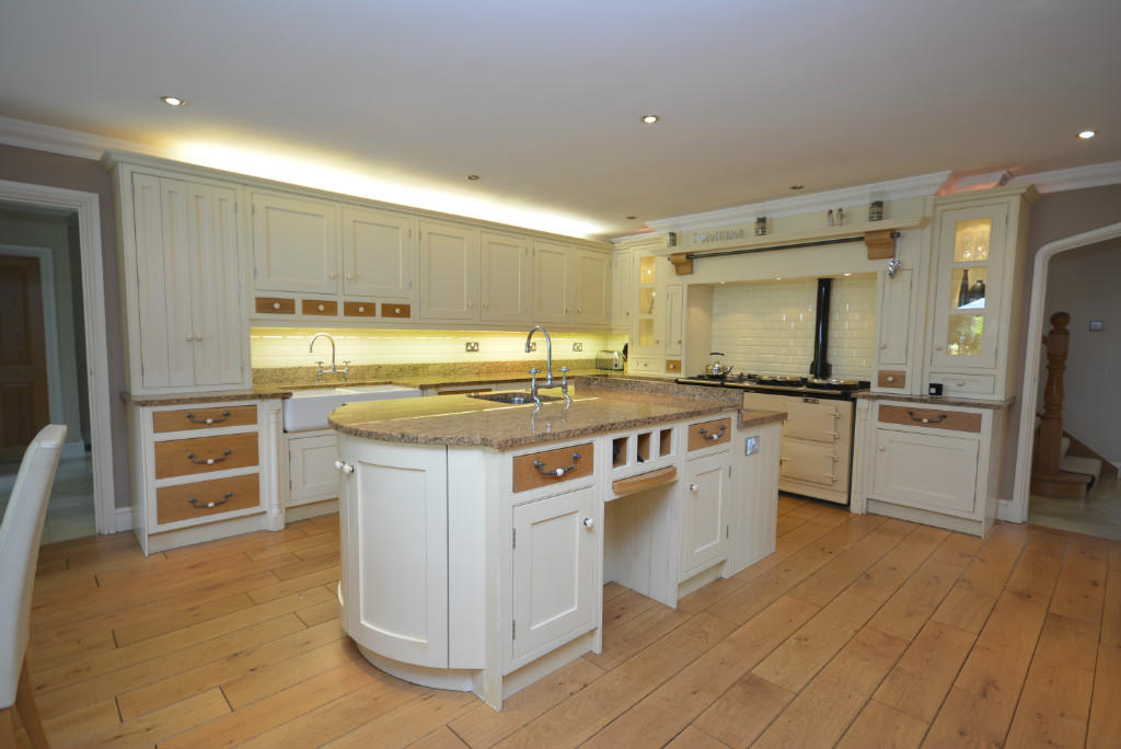 7 bedroom detached house for sale in Nelmes Way, Emerson Park