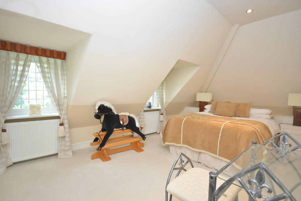7 bedroom detached house for sale in Nelmes Way, Emerson Park