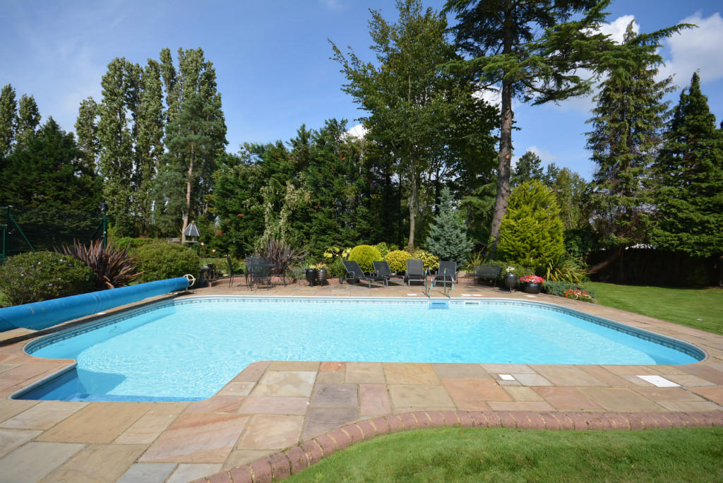 7 bedroom detached house for sale in Nelmes Way, Emerson Park