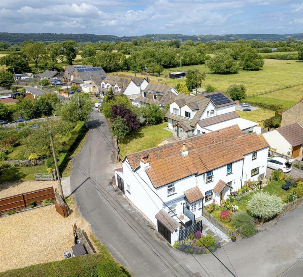 Main image of property: Beautiful Cottage in Kenn