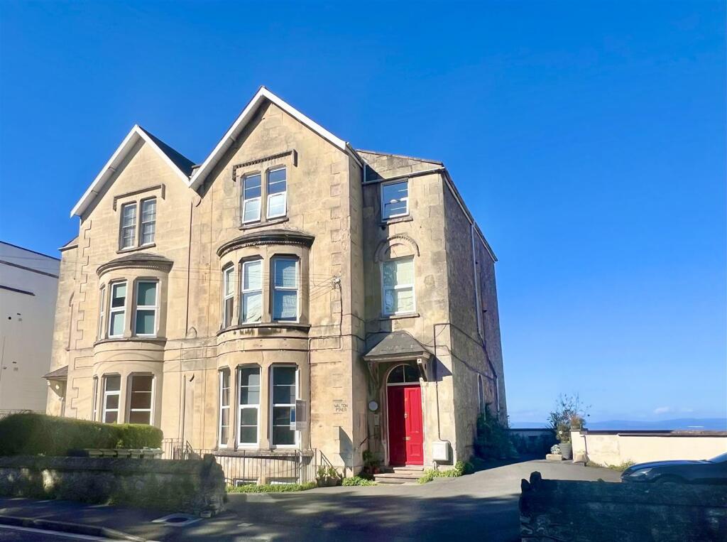 Main image of property: Flat 5, 42 Wellington Terrace
