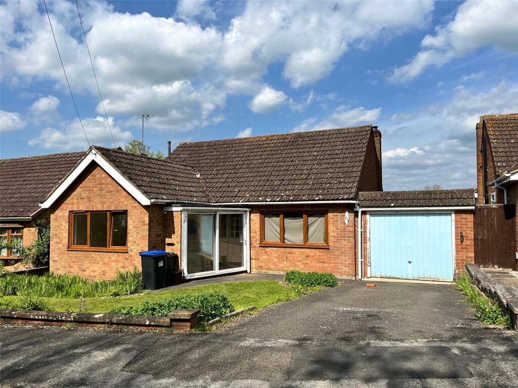 3 bedroom bungalow for sale in The Greenway, DAVENTRY, Northamptonshire