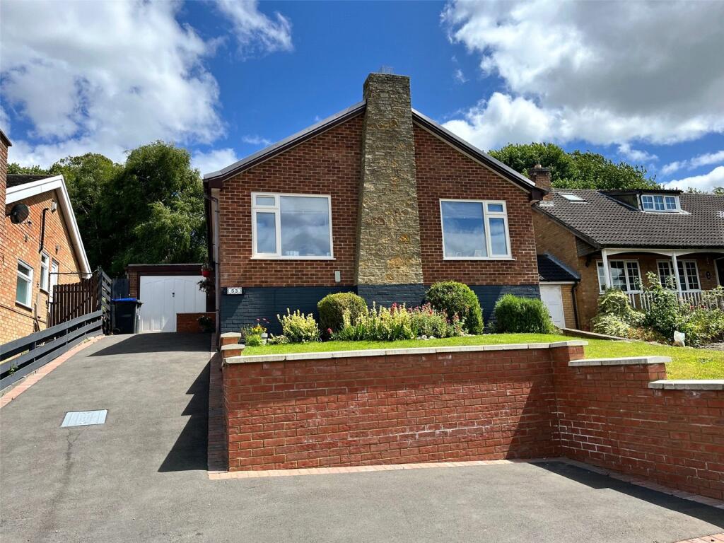 3 bedroom bungalow for sale in The Fairway, DAVENTRY, Northamptonshire