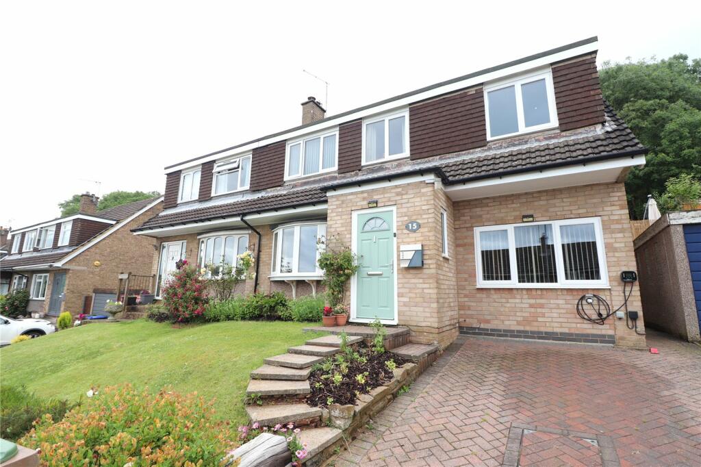 5 bedroom semidetached house for sale in The Fairway, DAVENTRY