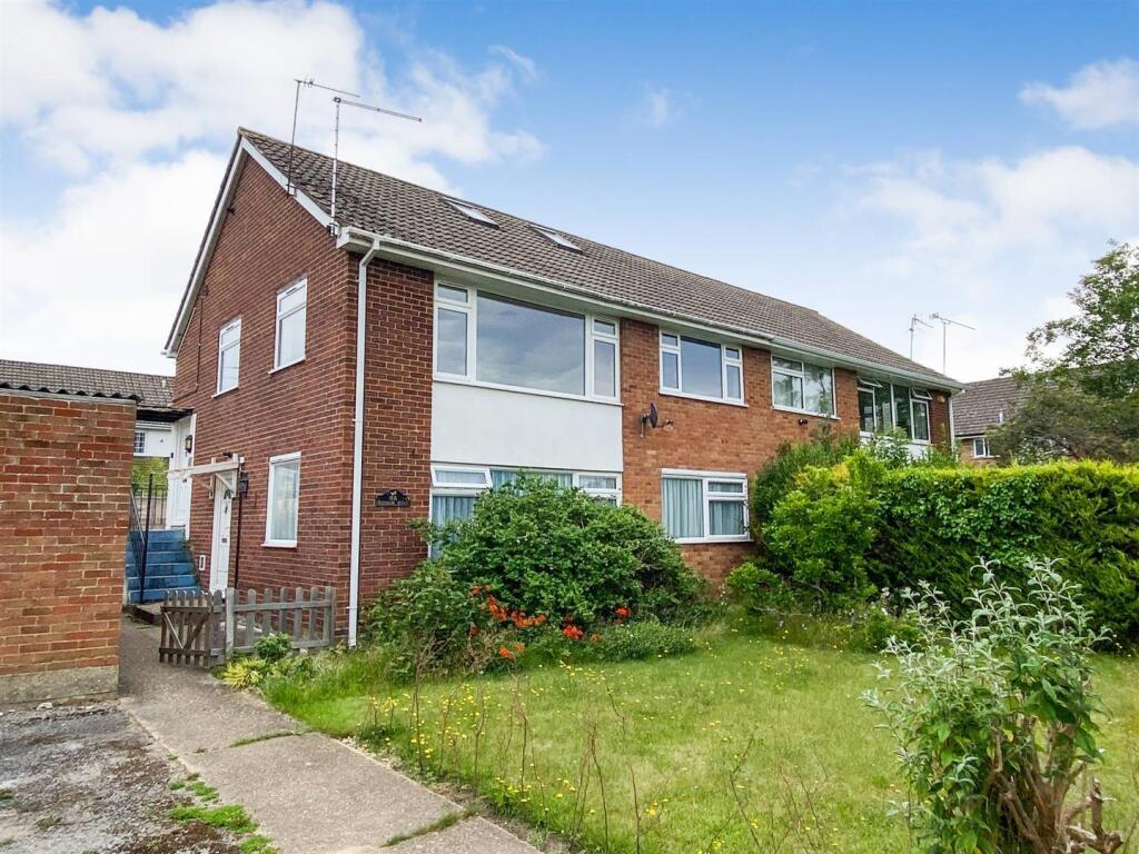 Main image of property: Broom Hill, Cookham