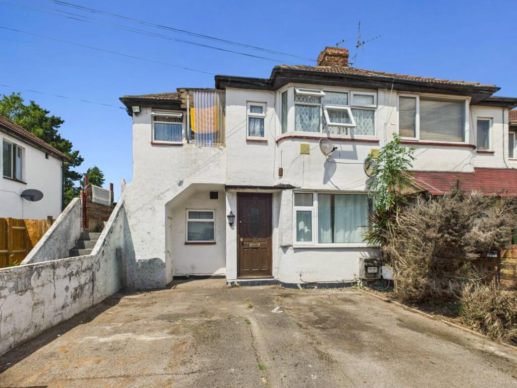 Main image of property: Cornwall Avenue, Slough, Berkshire, SL2