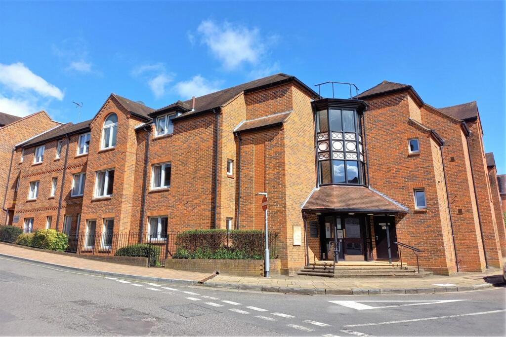 2 bedroom retirement property for sale in Winchester City Centre, SO23