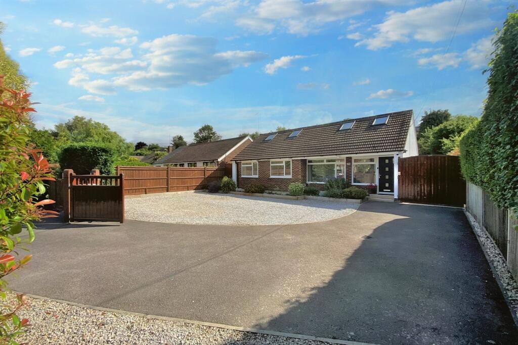 4 bedroom detached house for sale in Kings Worthy, SO23