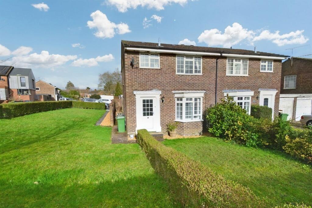 3 bedroom semidetached house for sale in Abbotts Barton, SO23
